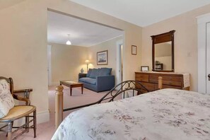Harrison Suite | Living area | 37-inch Smart TV with digital channels, Netflix, Hulu - Greenwood Manor Inn (Harrison)