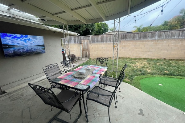 Outdoor dining