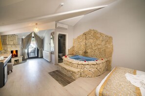 尊荣客房 | 埃及棉床单、高档床上用品、客房内保险箱、熨斗/熨板