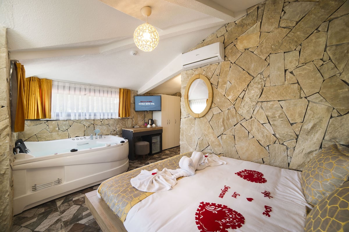 Habitación exclusiva | 1 habitación, sábanas de algodón egipcio y ropa de cama de alta calidad
