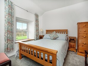 3 quartos, Wi-Fi de cortesia, roupa de cama