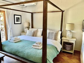 6 室のベッドルーム、セーフティボックス (室内)、アイロン / アイロン台、旅行用ベビーベッド