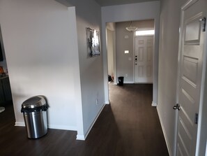 Interior - Great family-sized Masters rental for a 20min travel to the competition. (Graniteville)