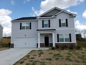 Exterior - Great family-sized Masters rental for a 20min travel to the competition. (Graniteville)