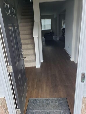 Interior - Great family-sized Masters rental for a 20min travel to the competition. (Graniteville)