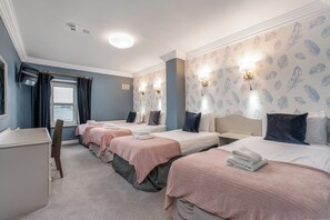 Standard Quadruple Room | Bathroom | Hair dryer, towels - Troysgate House (Kilkenny)