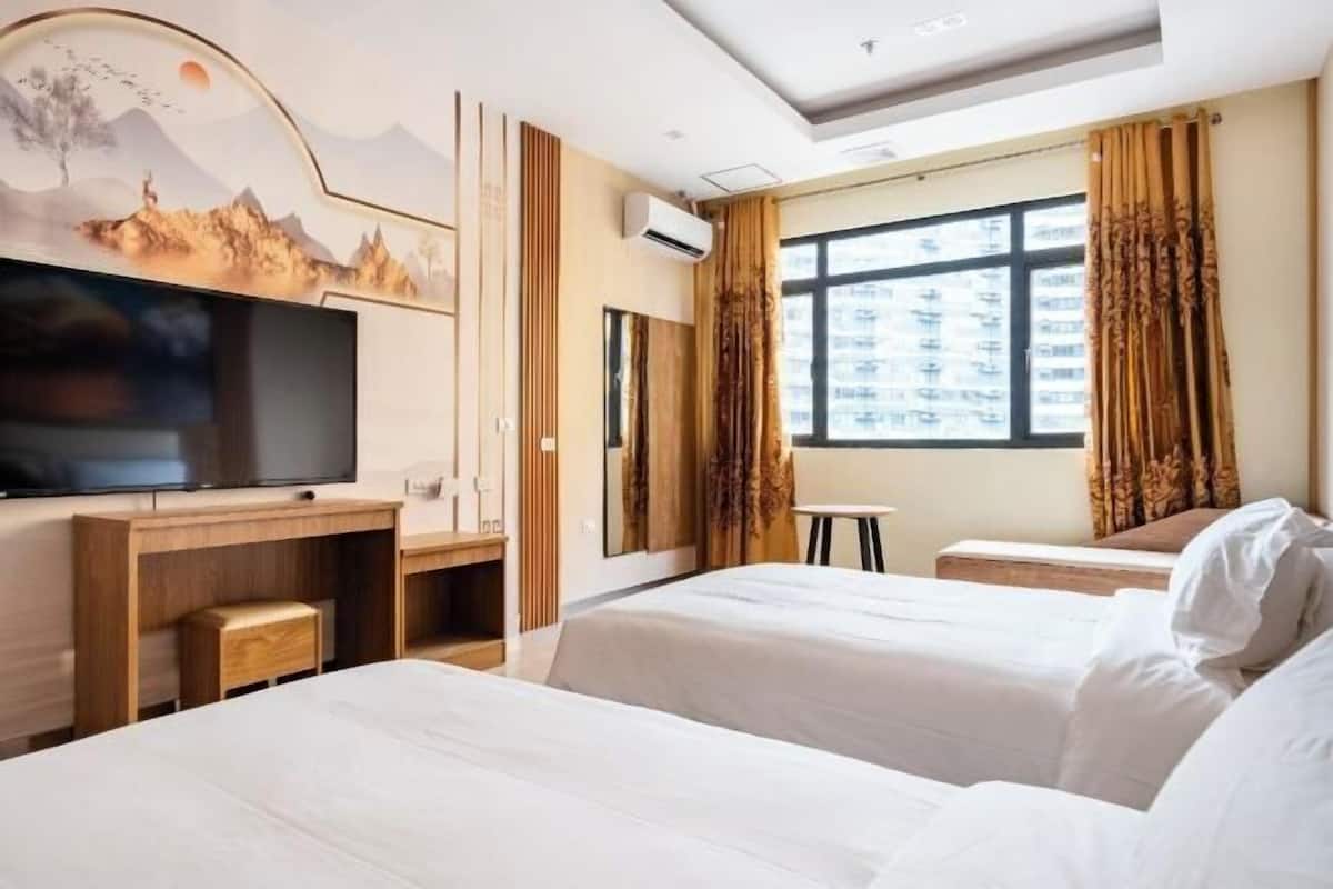 1 bedroom, premium bedding, individually decorated