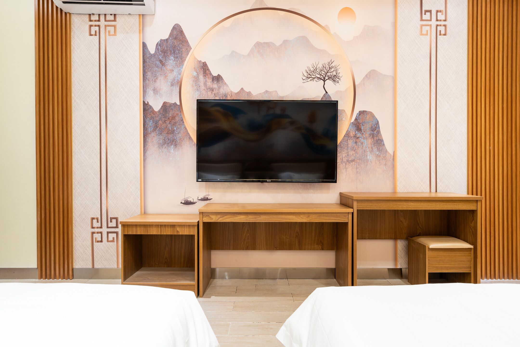 Photo - Home me Hotel Makati