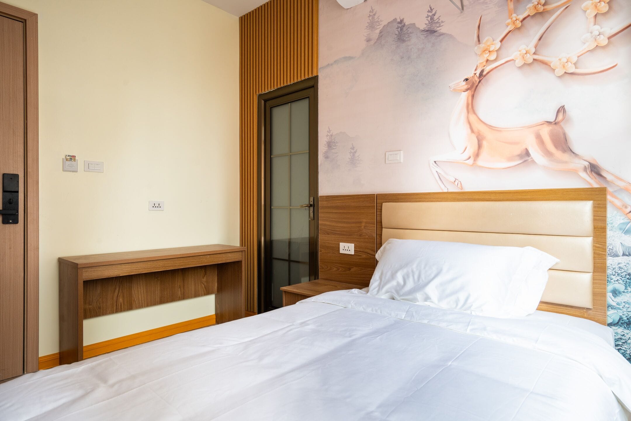 Photo - Home me Hotel Makati