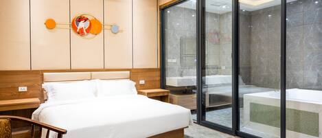 Deluxe King Room | Peralatan tempat tidur premium, dihias secara berasingan