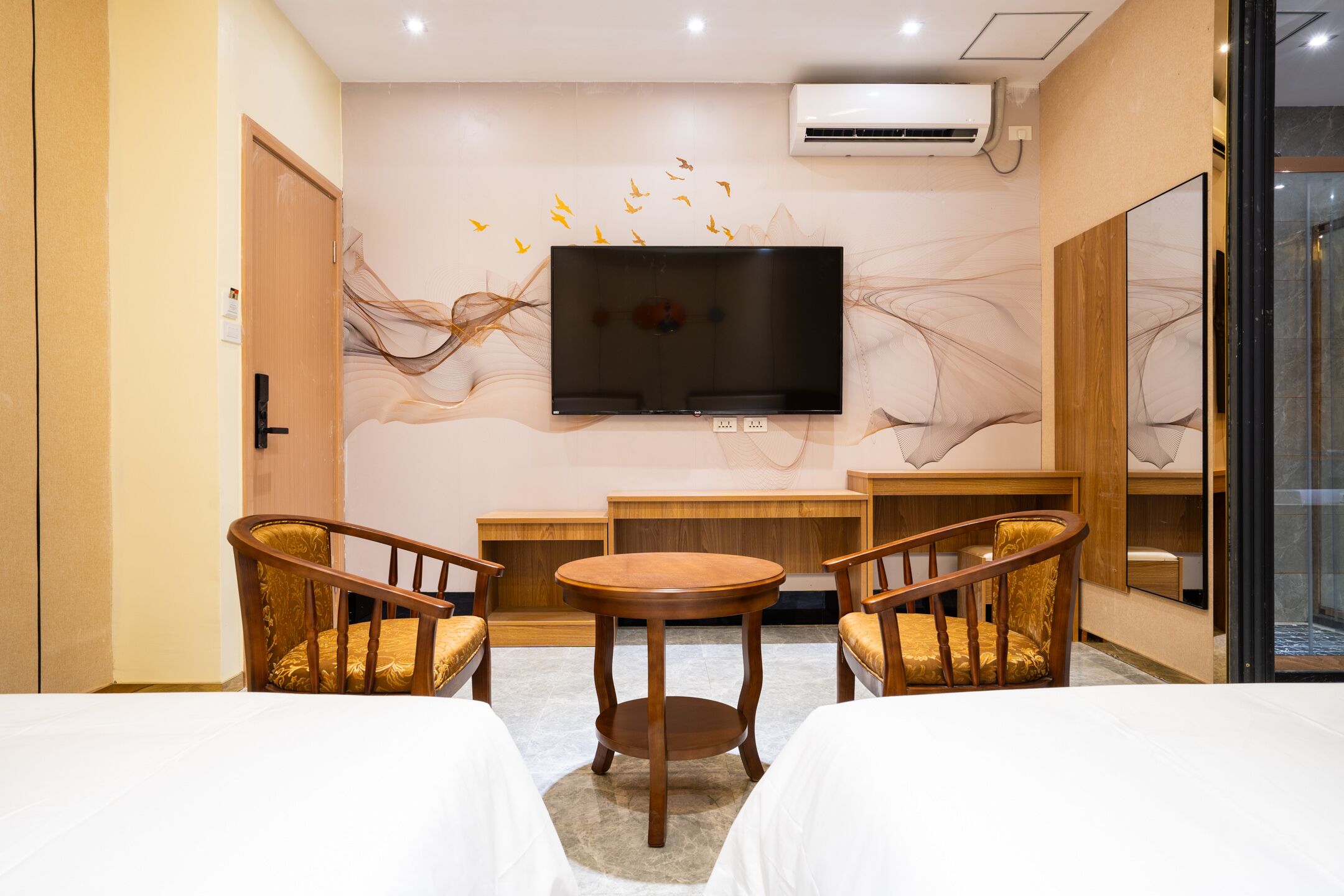 Photo - Home me Hotel Makati