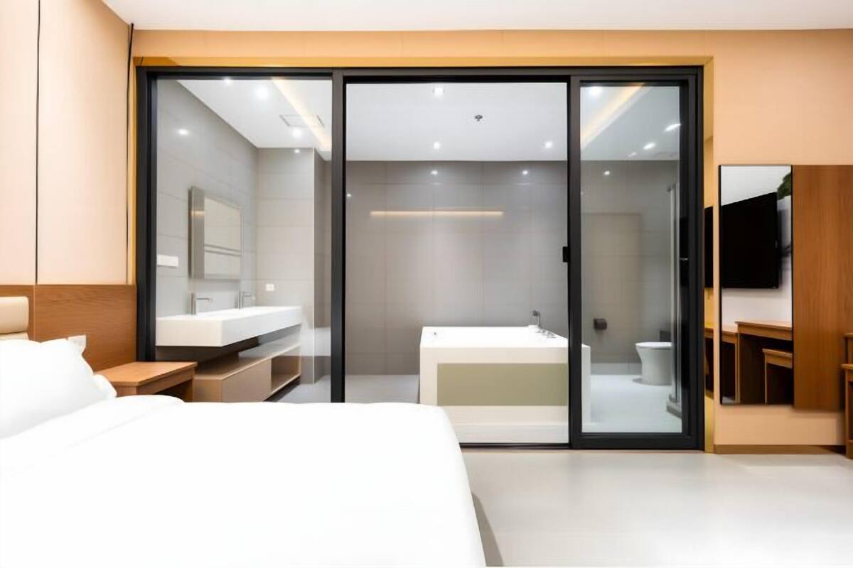 Premium bedding, individually decorated, individually furnished, desk