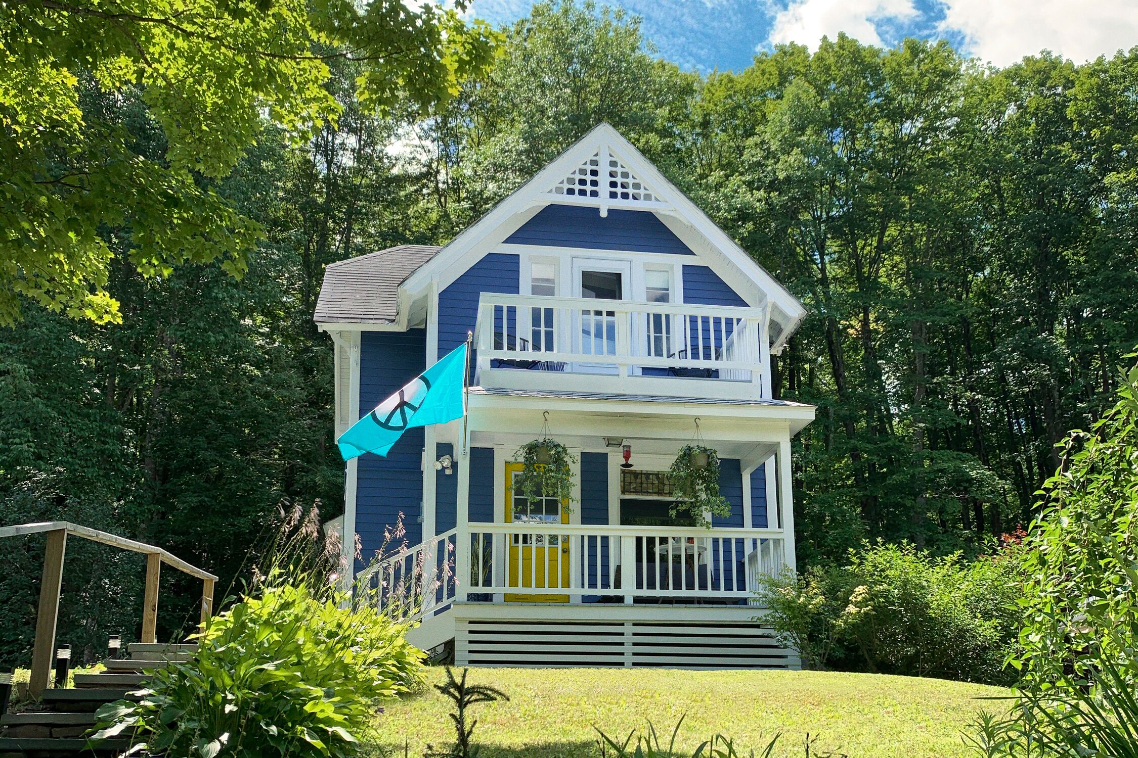 Blue Bell Knoll - Catskill Mountain Home - Hot Tub - LGBTQ Friendly