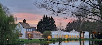 The Manor at Minstrel Court - 12085