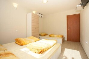 1 bedroom, free WiFi, bed sheets