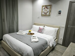 2 soverom, strykejern/-brett, reiseseng for barn og wi-fi (inkludert)