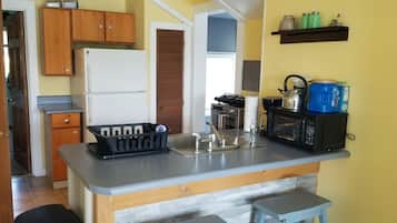 Fridge, microwave, coffee/tea maker, electric kettle
