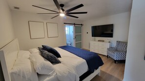5 bedrooms, iron/ironing board, travel crib, free WiFi - Book your summer vacation with us! (Panama City Beach)