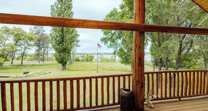 Little Beaver Cabin -Rustic Riverfront Retreat near Linton, 1 hour from Bismarck