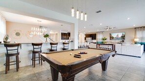 Games room - Sunny Haven: 16ppl, Free Heated Pool, Games, 9BR L15 (Kissimmee)