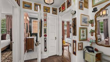 1 slaapkamer, een bureau, een strijkplank/strijkijzer, gratis wifi