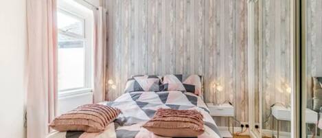 3 chambres, fer et planche Ă repasser, Wi-Fi, draps fournis