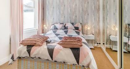 3 bedroom holiday cottage to rent
In withernsea east coast