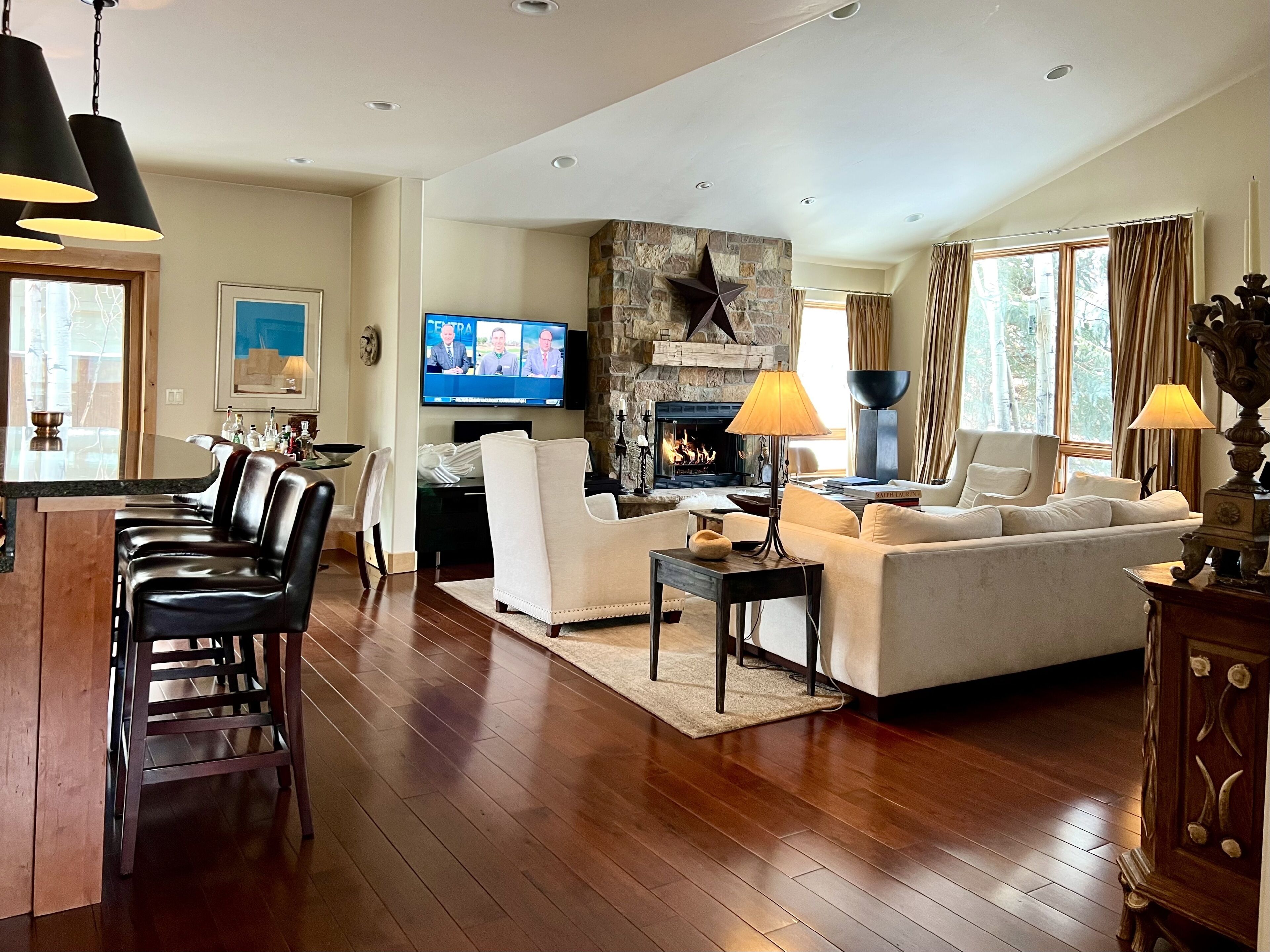 Executive four bedroom Home in charming Basalt neighborhood, minutes from Aspen