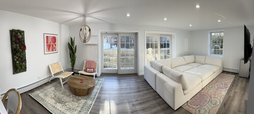 Delightful Southampton Retreat with Heated Pool & Jacuzzi, Near Beach & Shopping