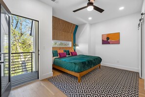 3 bedrooms, iron/ironing board, travel cot, WiFi - ★FREEDOM HOUSE★ Bachelor-ette dream, Rooftop Skyline Views, 3/4 mile to BROADWAY (Nashville)