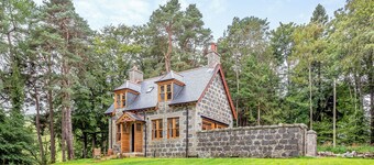 3 bedroom accommodation in Huntly