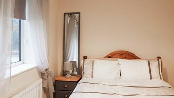 4 bedrooms, free WiFi, bed sheets