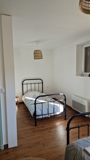 2 habitaciones, tabla de planchar con plancha y wifi gratis