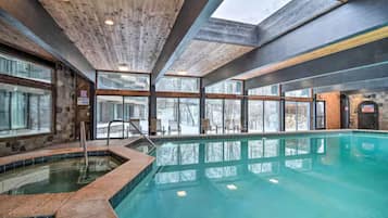 Piscine couverte, piscine extérieure