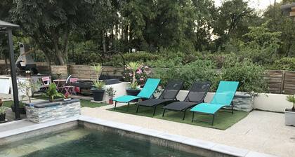 Villa avec jardin et piscine