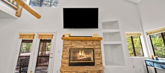 Relaxing mountain retreat experience in this large cozy townhome. FOREST ACCESS