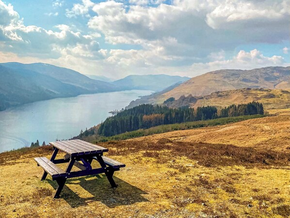 Outdoor dining - Craigdarroch Cottage (St Fillans, near Crieff)