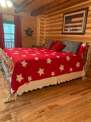 4 soverom, strykejern/-brett, wi-fi (inkludert) og sengetøy