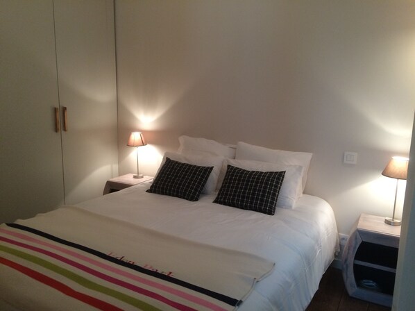 1 多间卧室、熨斗/熨衣板、WiFi、床单