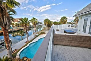 Terrace/patio - Beachie-Private Pool! (Navarre)