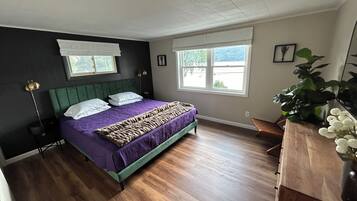 3 dormitorios, escritorio, tabla de planchar con plancha y wifi