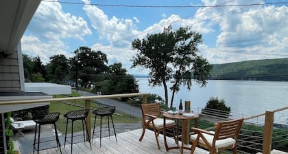 Remodeled family cottage with lake views close to wineries, hiking & tons more