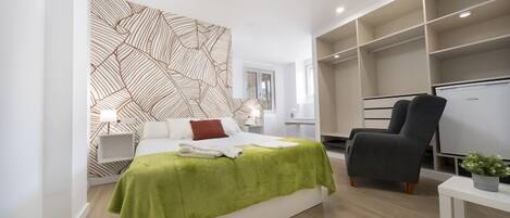 Standard Double Room | In-room safe, desk, soundproofing, free WiFi