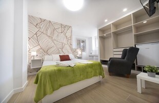 Caja de seguridad en la habitación y escritorio 