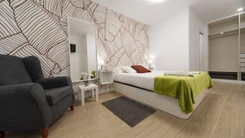 In-room safe, desk, soundproofing, free WiFi