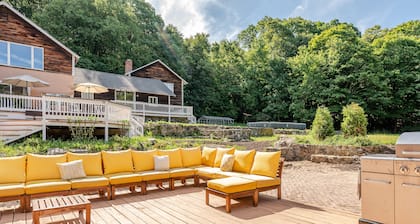 Upstate Historical Artist Villa w/ firepit, pool and close to Candlewood Lake CT