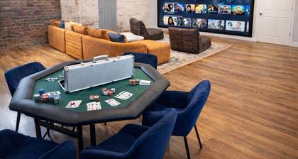 Movie Theater Gem Near Cleveland Clinic & CWRU!