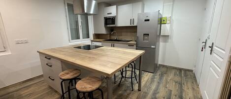 Réfrigérateur, micro-ondes, four, lave-vaisselle