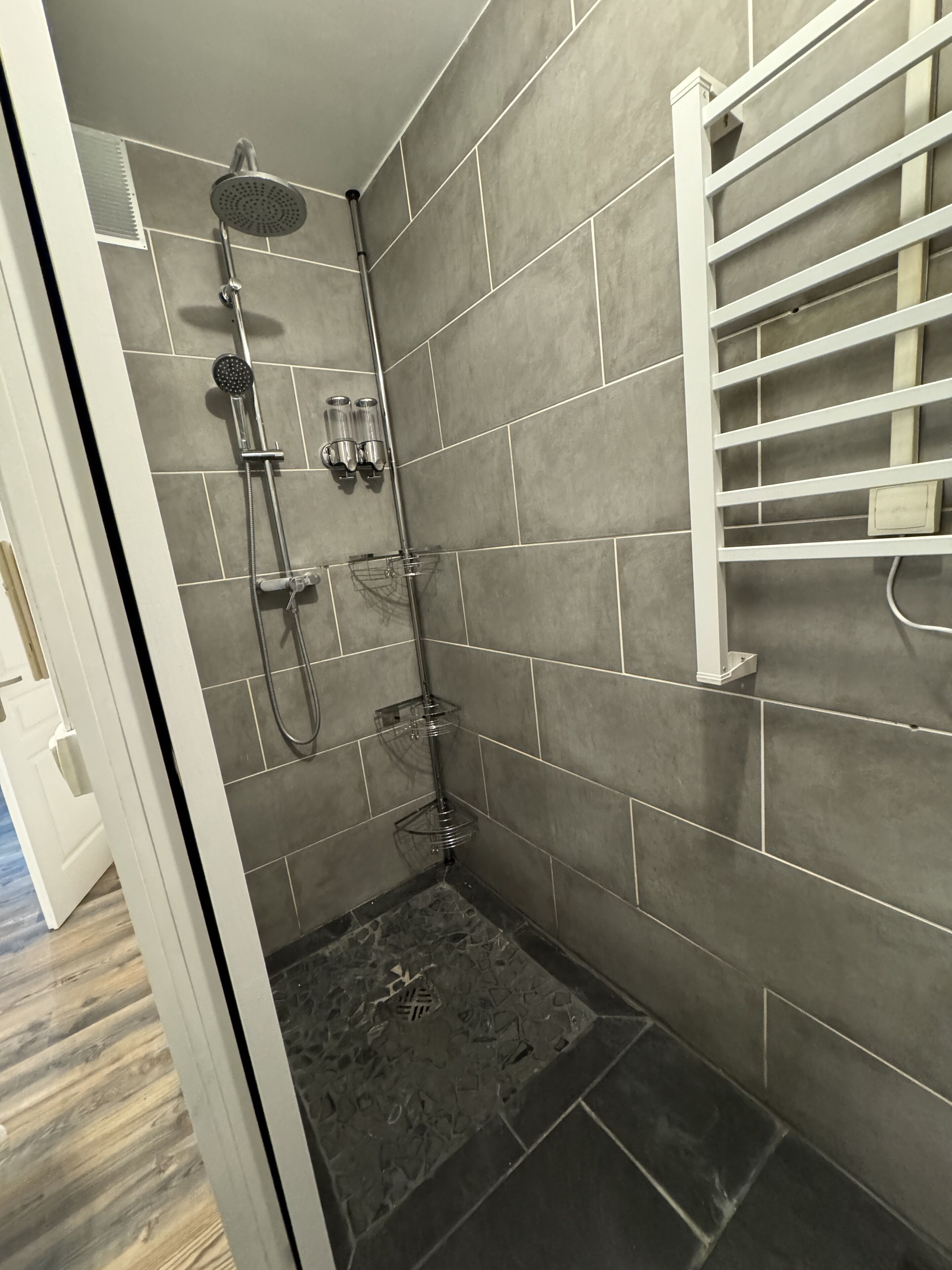 Håndklæder, Sæbe, Shampoo, Toiletpapir