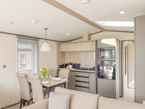 Dining - 2 bedroom accommodation in St Fillans (St Fillans)